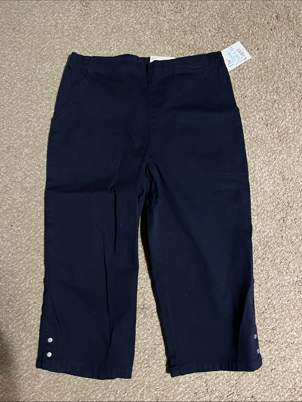 Women’s Navy Stretch Capris Pants NWT 8P eight petite.
